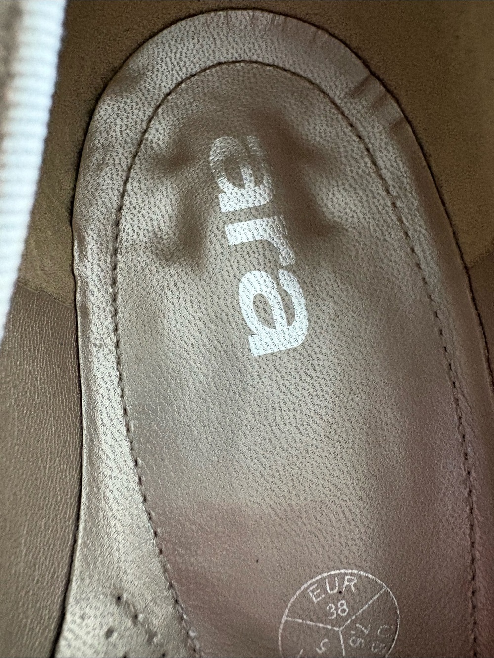 Ara Silver Leather Comfort Low Heels - Picture 10 of 15